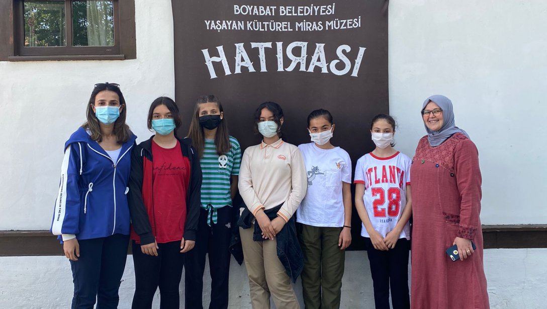 İlçemiz Türkaylar Ortaokulundan 'Ezgi Elinden Söz Dilinden'  E-Twinning Projesi
